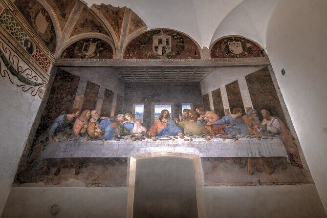 Skip-the-line Duomo Cathedral Private Tour & Rooftop Access - Piazza della Scala and the Duomo walk-in moment you actually want