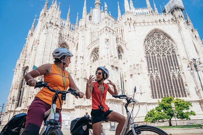 Small-group Milan Highlights e-Bike Tour - Piazza Affari and L.O.V.E.: a pop-art interruption before the classics