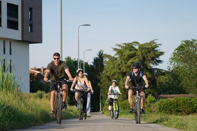 The Milan you don't expect, bike tour with picnic on the lake - FAQ