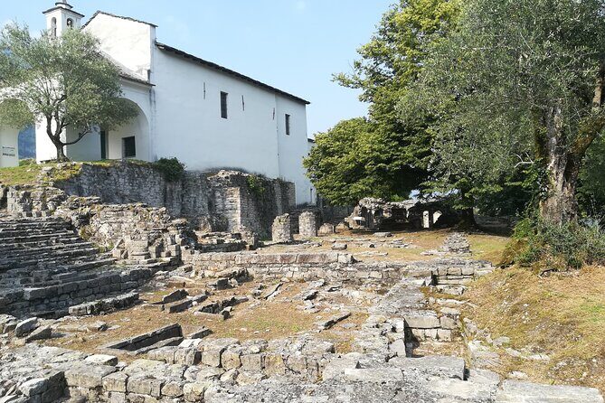 Walking tour: Tremezzo, Isola Comacina , Villa Balbianello - Stop 3: Greenway del Lago di Como to Ossuccio (Your Best Walking Segment)